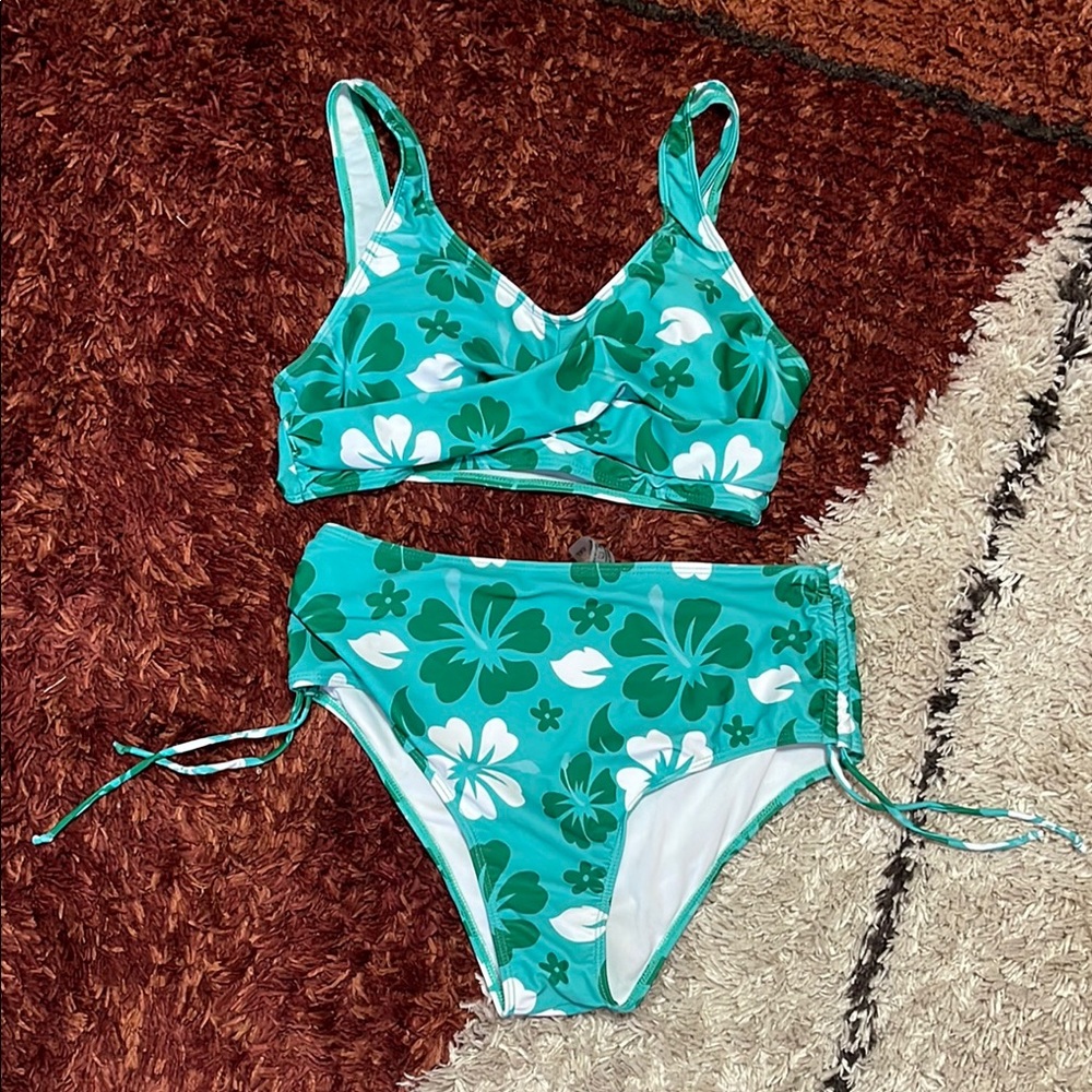 SHEIN Bikini Set in Green and White